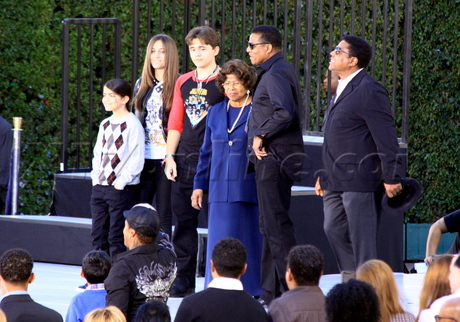 Michael Jackson grauman's chinese theatre blanket jackson paris jackson 