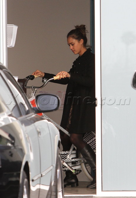 jeans Jessica Alba sunglasses blazer bike co-op