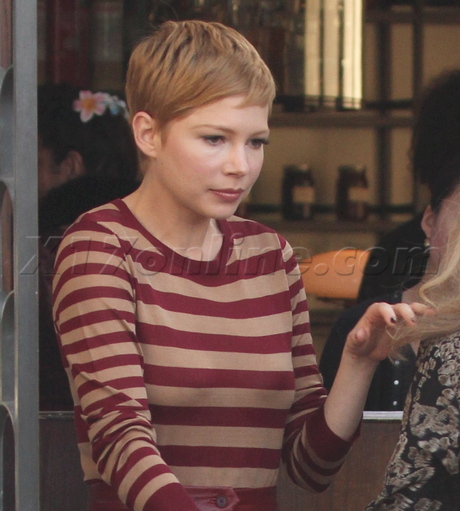 Michelle Willams leather skirt stripes Cecconi's 