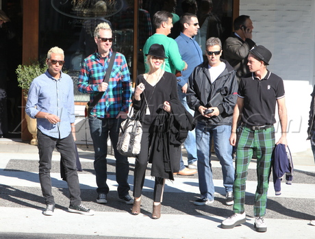 tom Dumont no doubt adrian young tony kanal blonde gwen stefani band