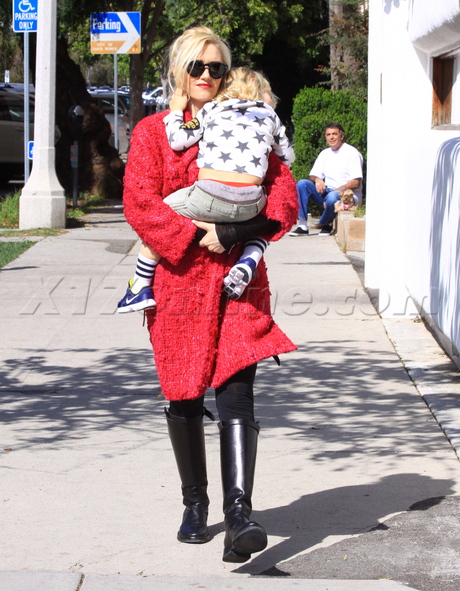 Gwen Stefani Kingston Zuma scooter bike