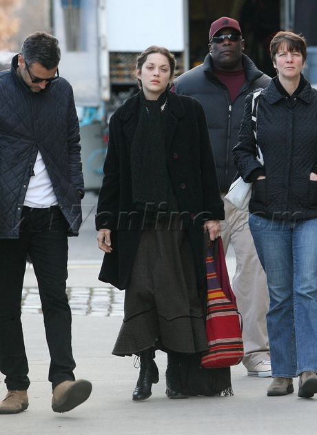 Marion Cotillard  Joaquin Phoenix  period movie boat filming  movie 