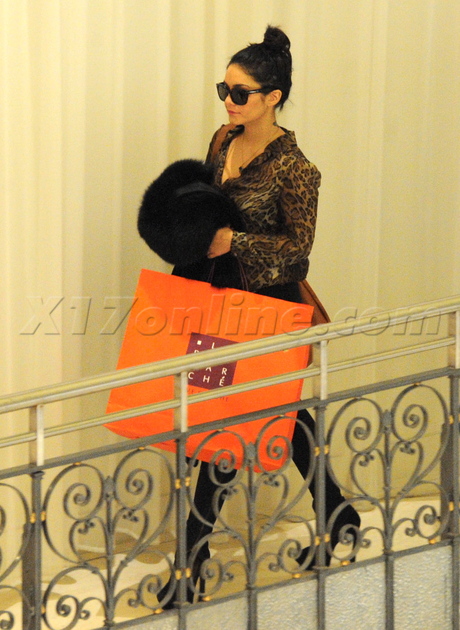 Vanessa Hudgens Paris shopping Saint-Germain des Pres Bon Marche 