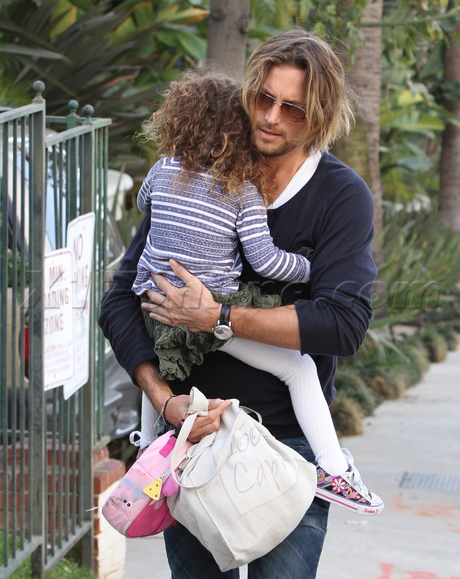 Halle Berry long hair model school daughter nahla Gabriel Aubry denim sunglasses 