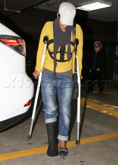 Halle Berry crutches scarf denim injury medical center encino peace 
