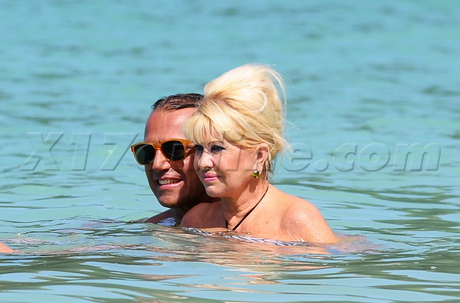 Ivana Trump beach bikini 