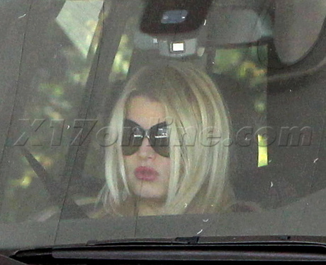  Jessica Simpson  landrover car shots land rover sunglasses gas station pregnant 