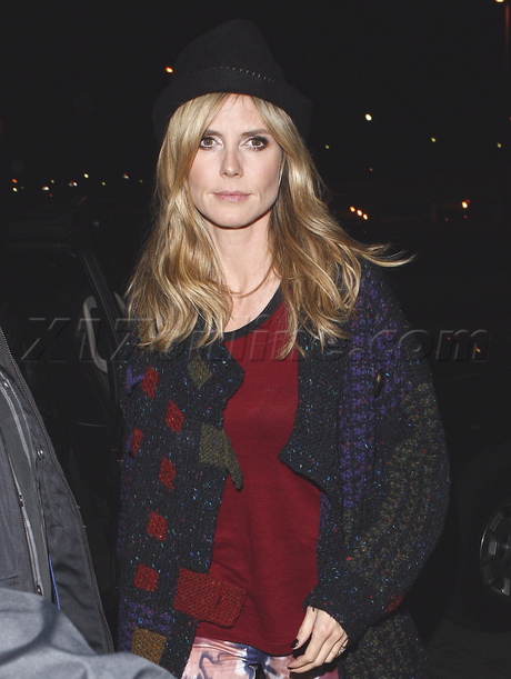 boots Heidi Klum blonde fashion hat sweater 