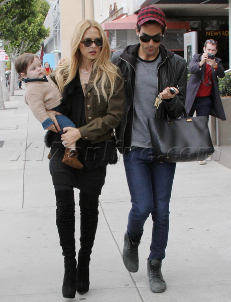 sunglasses daughter reality Rachel Zoe heels ring