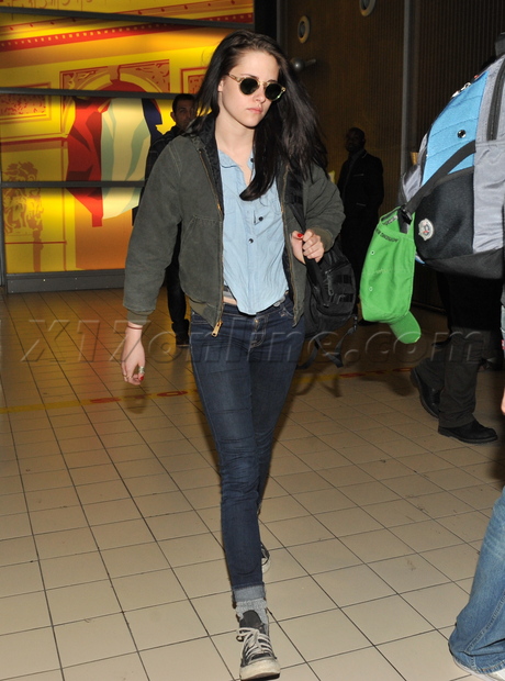 Kristen Stewart sunglasses jacket airport paris france 