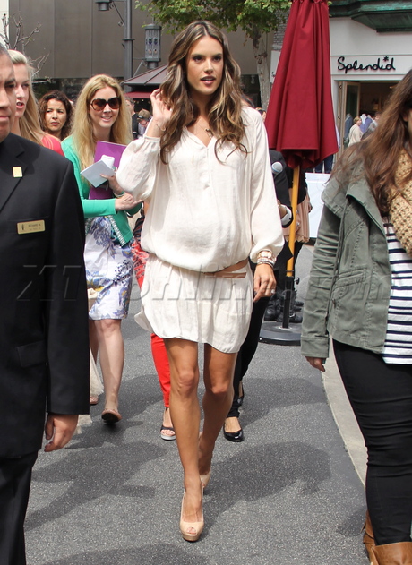 Alessandra Ambrosio supermodel pregnant The Grove 