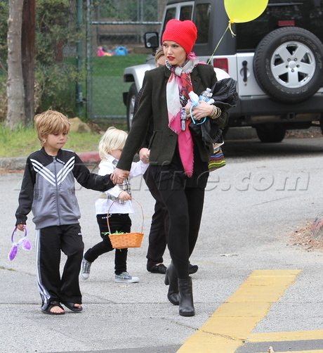 Gwen Stefani Kingston Zuma red beanie 