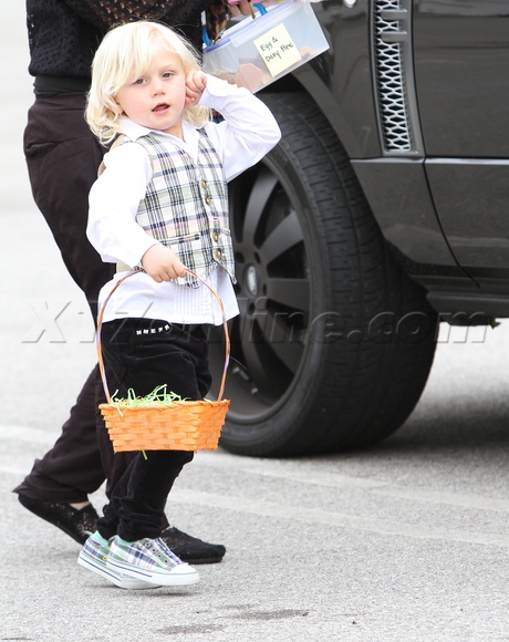 Gwen Stefani Kingston Zuma red beanie 