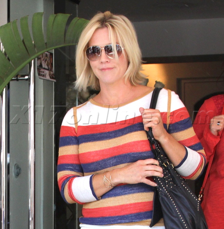 Jennie Garth stripes divorce Beverly Hills A Little Bit Country Peter Facinelli 