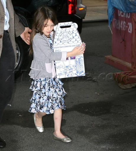 Katie Holmes Suri Cruise Build-A-Bear workshop 