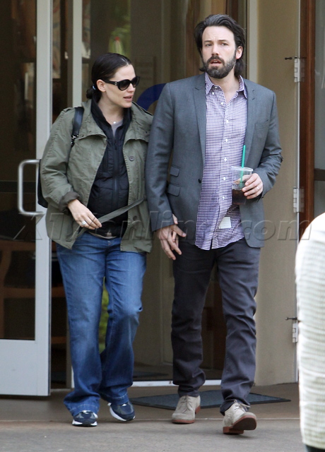 Ben Affleck  Jennifer Garner school violet beard 