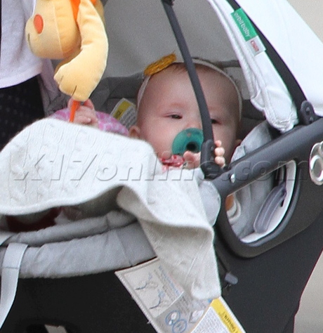 Jessica Alba sunglasses baby infant 