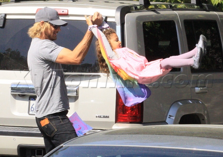 Gabriel Aubry hat daughter nahla play school halle berry 