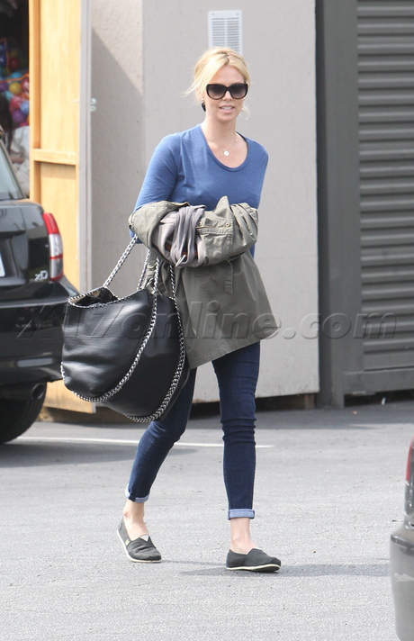 sunglasses jeans studio flats purse hobo bag 