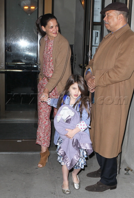 Katie Holmes helicopter suri cruise blanket