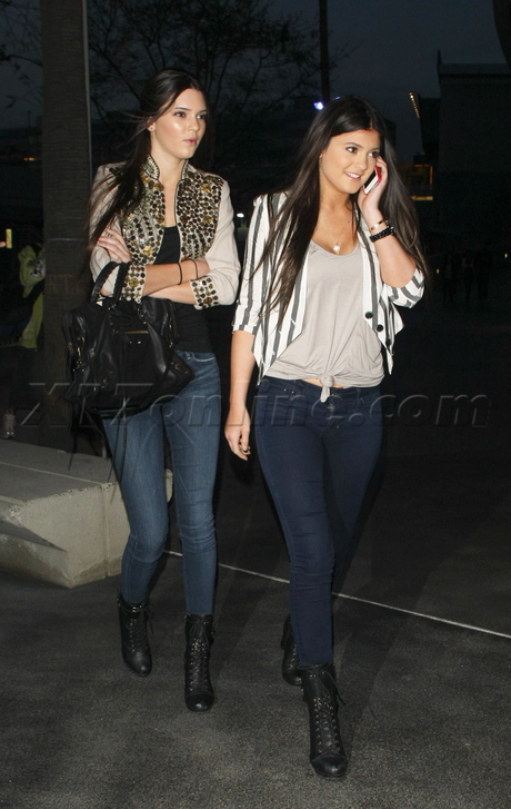 Kylie Jenner Kendall Jenner Lakers jenner kardashian boots jeans