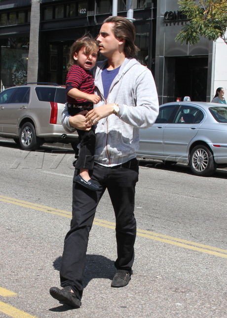 Kourtney Kardashian Scott Disick pregnant boots mason disick crying  tantrum 