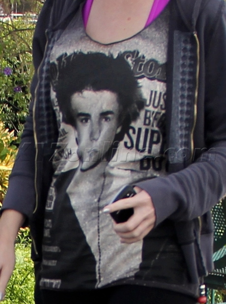 sunglasses Justin Bieber Katy Perry sneakers hat 