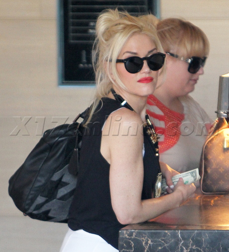 Gwen Stefani heels black and white skirt london hotel sunglasses no doubt