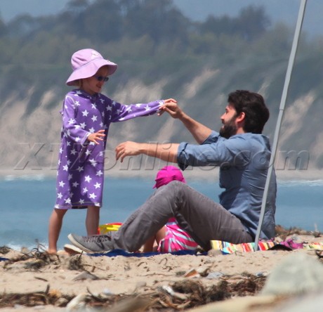 beach baby waves kids nanny 