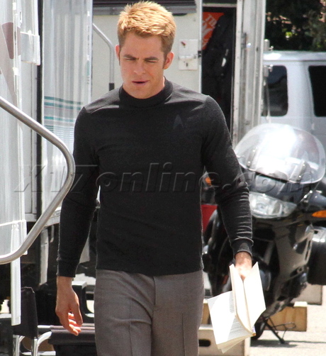 Chris Pine Star Trek 2 gay Captain Kirk