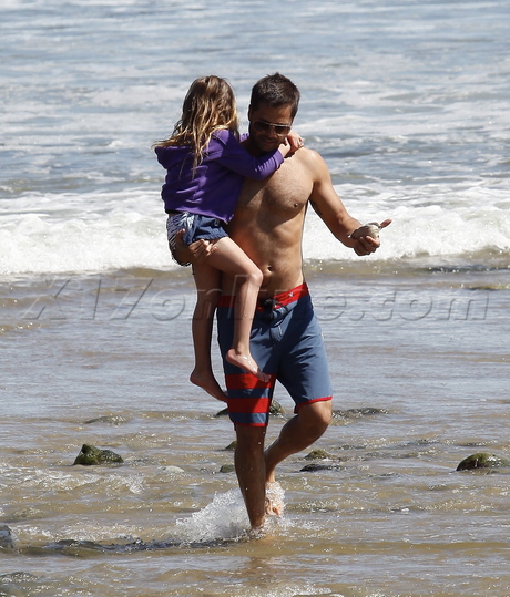 David Charvet brooke burke no shirt beach muscles ocean 