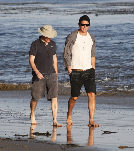 sunglasses beach shorts hat amanda seyfried 