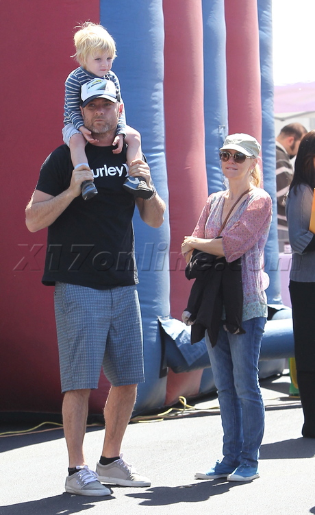 Naomi Watts Liev Schreiber kids farmers market sungalsses 