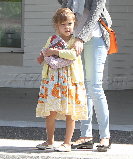 Jessica Alba family baby dress easter