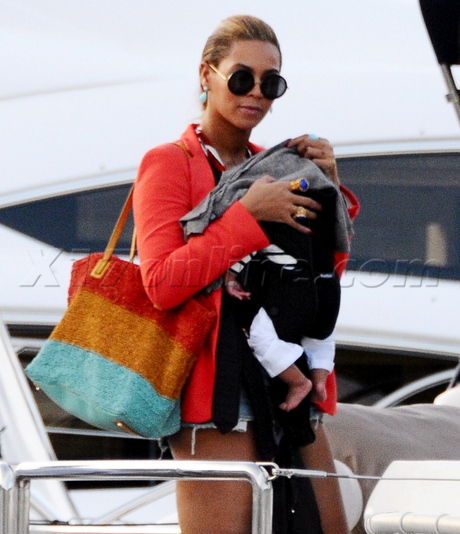 Beyonce Knowles Jay-Z blue ivy yacht baby vacation 