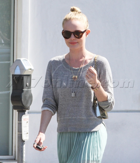 Kate Bosworth skirt sunglasses blonde salon byron and tracey 