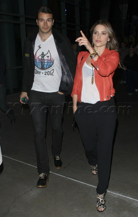 staples center lakers game Sophia Bush jacket necklace