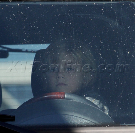 Gwen Stefani black scarf no doubt heels wedges car shots kingston black leather tight pants 