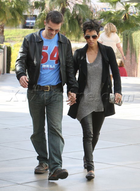 sunglasses Olivier Martinez Halle Berry leather jacket jeans 