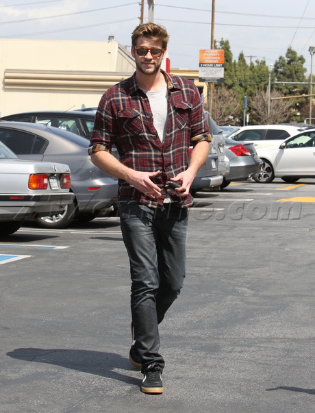 Liam Hemsworth plaid miley cyrus studio city hunger games sunglasses denim 