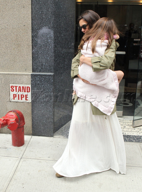 Katie Holmes nyc scientology daughter tom cruise