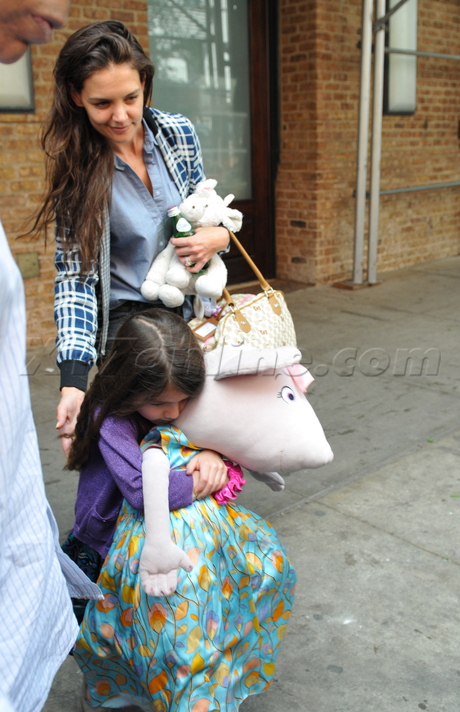 katie holmes suri cruise mouse plaid nyc scientology tom cruise tribeca hotel