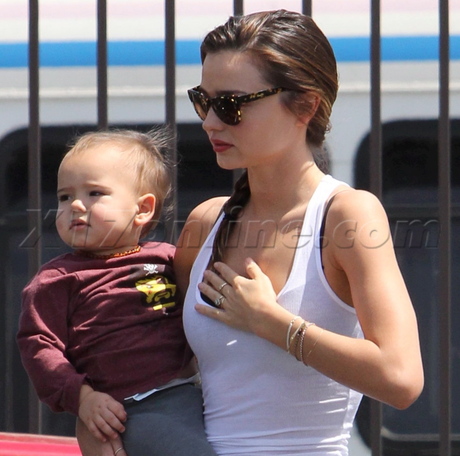 Miranda Kerr golden bridge yoga baby flynn orlando bloom spandex model