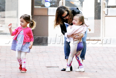 Sarah Jessica Parker sex and the city sunglasses jacket denim twins broderick daughters nyc