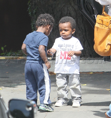 Sandra Bullock school louis sunglasses denim friend car 