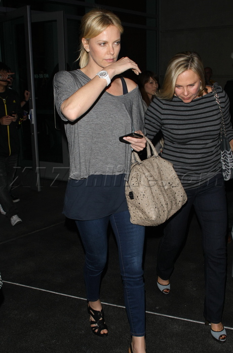 staples center lakers nba Charlize Theron 
