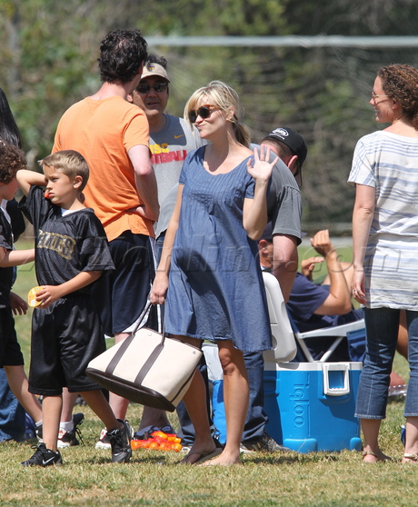 Beverly Hills Reese Witherspoon Deacon Phillippe flag football 