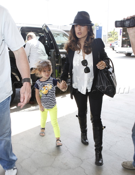 Salma Hayek hat daughter Valentine Paris LAX 