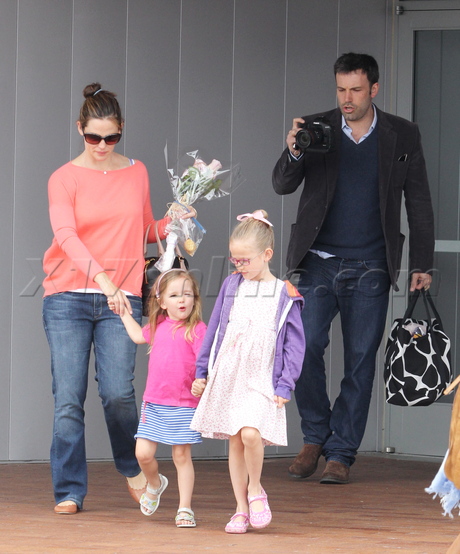 sunglasses  Jennifer Garner ballet recital   mothers day 