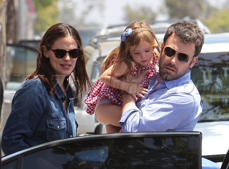 Jennifer Garner Ben Affleck daughters denim button up 
